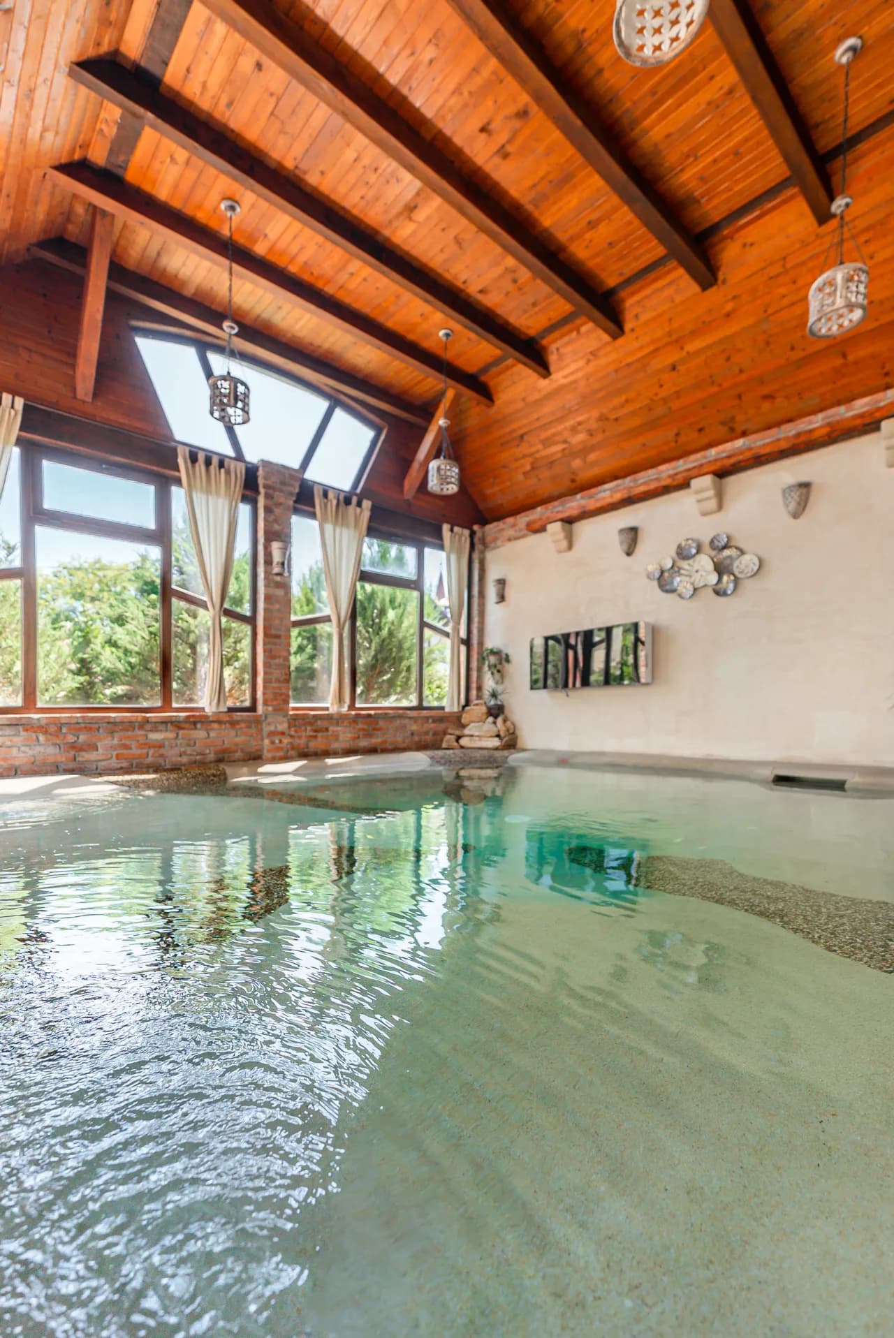 Piscină Interioară (Zonă Spa)